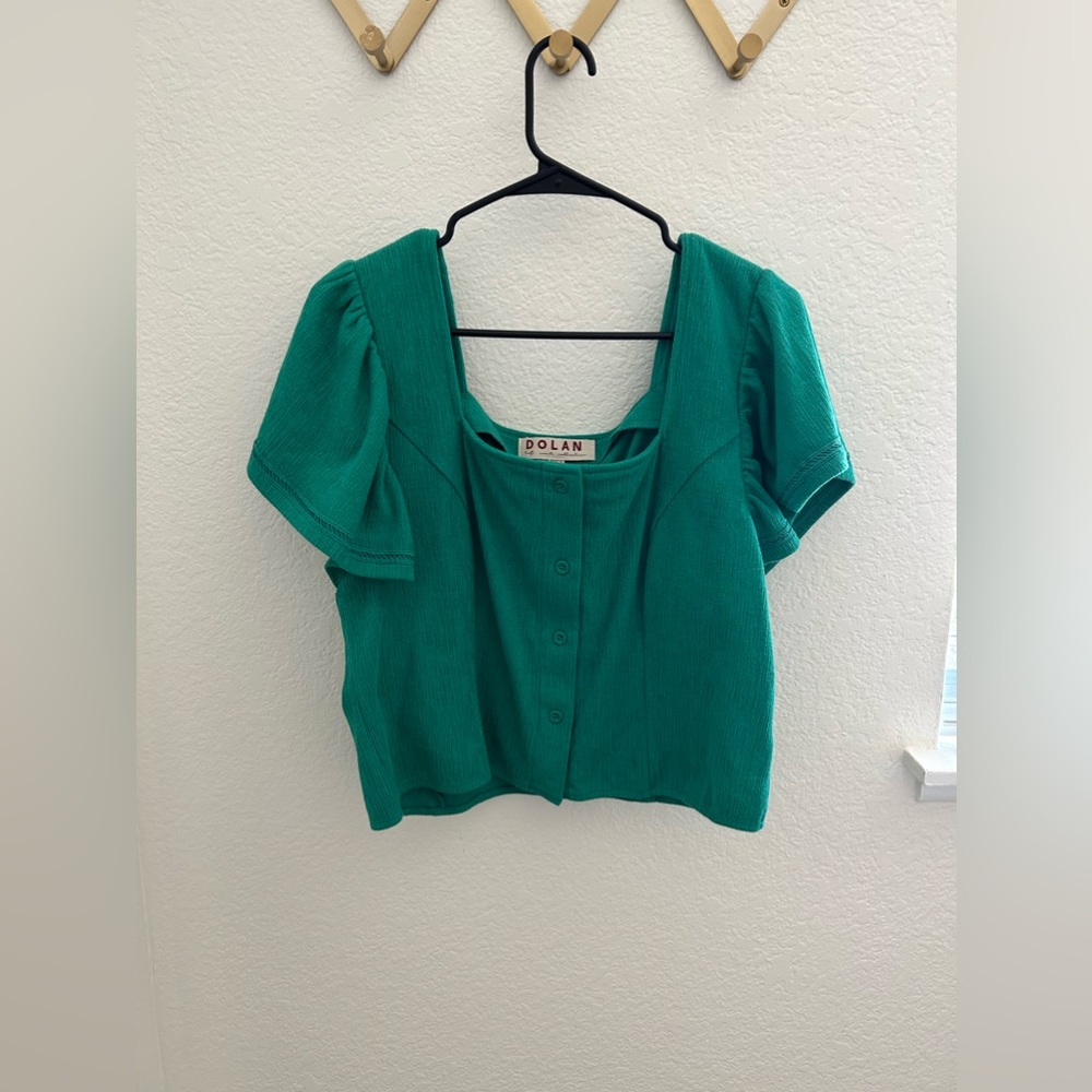 Green crop shirt